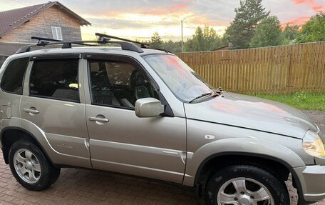 Chevrolet Niva I рестайлинг, 2010 год, 550 000 рублей, 7 фотография
