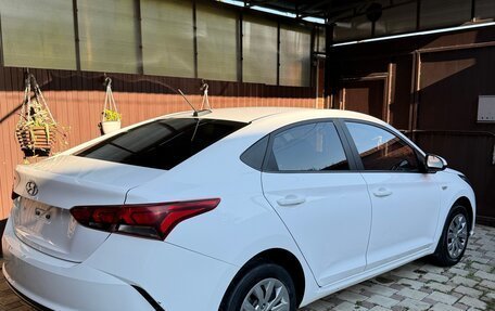 Hyundai Solaris II рестайлинг, 2021 год, 1 550 000 рублей, 3 фотография