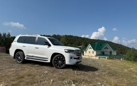Toyota Land Cruiser 200, 2017 год, 6 700 000 рублей, 9 фотография
