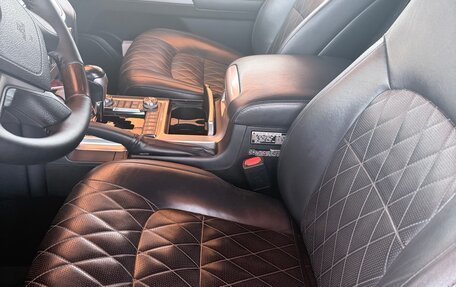 Toyota Land Cruiser 200, 2017 год, 6 700 000 рублей, 12 фотография
