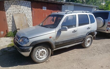 Chevrolet Niva I рестайлинг, 2004 год, 170 000 рублей, 2 фотография