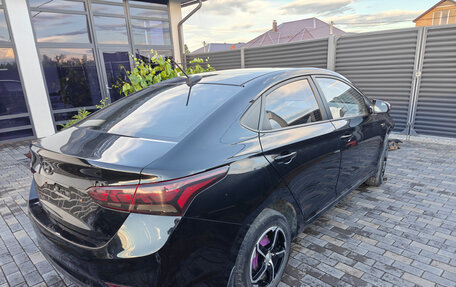 Hyundai Solaris II рестайлинг, 2017 год, 650 000 рублей, 5 фотография