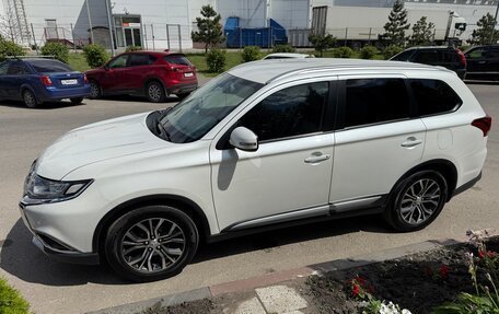 Mitsubishi Outlander III рестайлинг 3, 2015 год, 1 650 000 рублей, 2 фотография
