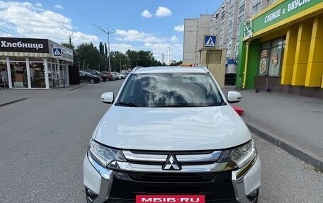Mitsubishi Outlander III рестайлинг 3, 2015 год, 1 650 000 рублей, 3 фотография