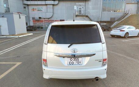 Toyota ISis I, 2011 год, 1 225 000 рублей, 4 фотография