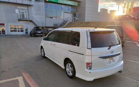 Toyota ISis I, 2011 год, 1 225 000 рублей, 5 фотография