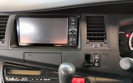Toyota ISis I, 2011 год, 1 225 000 рублей, 29 фотография