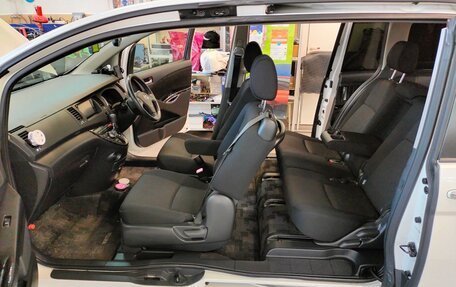 Toyota ISis I, 2011 год, 1 225 000 рублей, 33 фотография