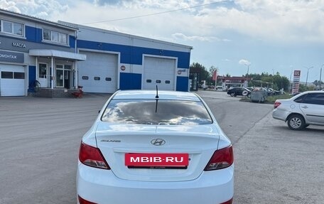 Hyundai Solaris II рестайлинг, 2015 год, 545 000 рублей, 2 фотография
