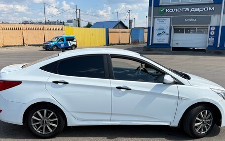 Hyundai Solaris II рестайлинг, 2015 год, 545 000 рублей, 4 фотография