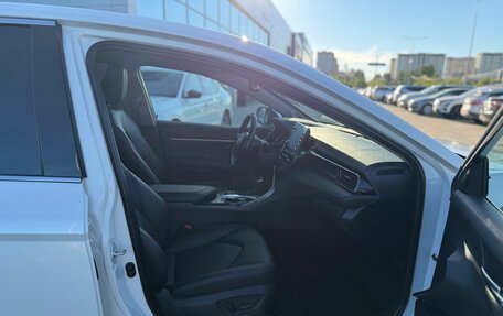 Toyota Camry, 2021 год, 3 150 000 рублей, 9 фотография