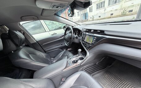 Toyota Camry, 2019 год, 2 140 000 рублей, 8 фотография