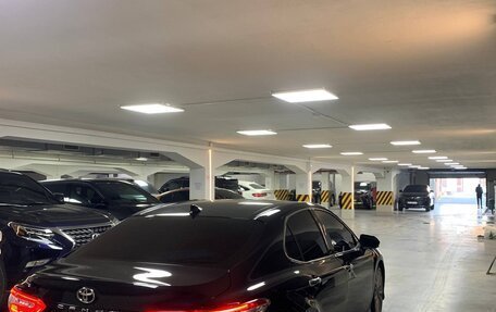 Toyota Camry, 2019 год, 2 140 000 рублей, 2 фотография