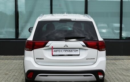 Mitsubishi Outlander III рестайлинг 3, 2018 год, 2 305 000 рублей, 4 фотография