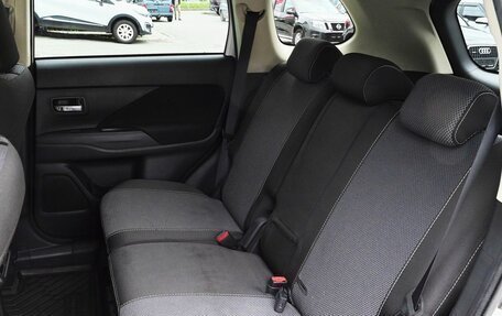 Mitsubishi Outlander III рестайлинг 3, 2018 год, 2 305 000 рублей, 18 фотография