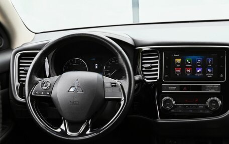 Mitsubishi Outlander III рестайлинг 3, 2018 год, 2 305 000 рублей, 20 фотография