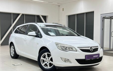 Opel Astra J, 2011 год, 615 000 рублей, 3 фотография