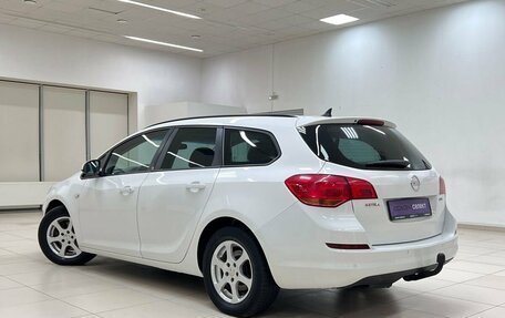 Opel Astra J, 2011 год, 615 000 рублей, 4 фотография