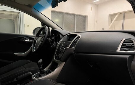 Opel Astra J, 2011 год, 615 000 рублей, 31 фотография