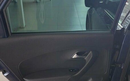 Volkswagen Polo VI (EU Market), 2011 год, 698 000 рублей, 24 фотография