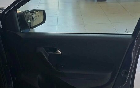 Volkswagen Polo VI (EU Market), 2011 год, 698 000 рублей, 28 фотография