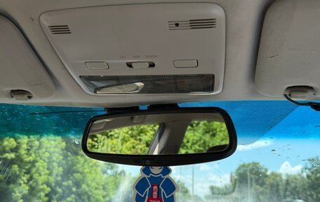 Toyota Avensis III рестайлинг, 2004 год, 620 000 рублей, 17 фотография