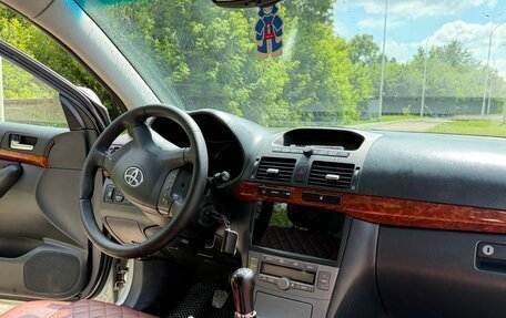 Toyota Avensis III рестайлинг, 2004 год, 620 000 рублей, 12 фотография