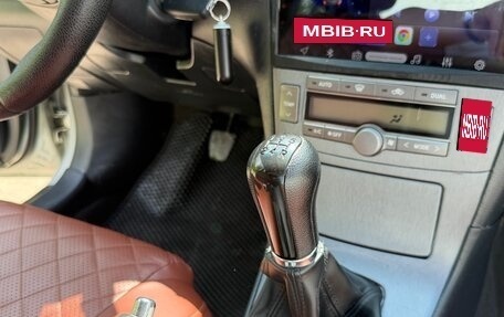 Toyota Avensis III рестайлинг, 2004 год, 620 000 рублей, 15 фотография