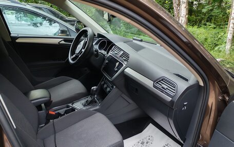 Volkswagen Tiguan II, 2019 год, 2 120 000 рублей, 13 фотография