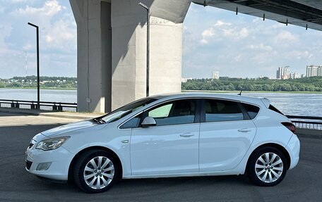 Opel Astra J, 2011 год, 529 000 рублей, 2 фотография