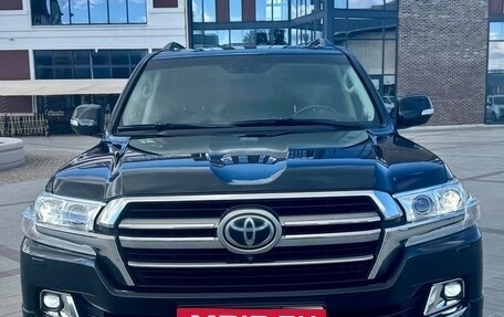 Toyota Land Cruiser 200, 2018 год, 6 200 000 рублей, 1 фотография