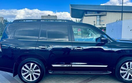 Toyota Land Cruiser 200, 2018 год, 6 200 000 рублей, 10 фотография