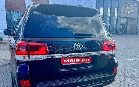 Toyota Land Cruiser 200, 2018 год, 6 200 000 рублей, 9 фотография