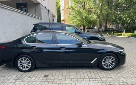 BMW 5 серия, 2021 год, 3 600 000 рублей, 3 фотография