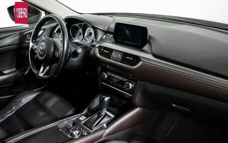 Mazda 6, 2017 год, 2 375 000 рублей, 11 фотография