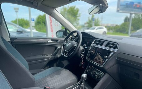 Volkswagen Tiguan II, 2019 год, 2 590 000 рублей, 18 фотография