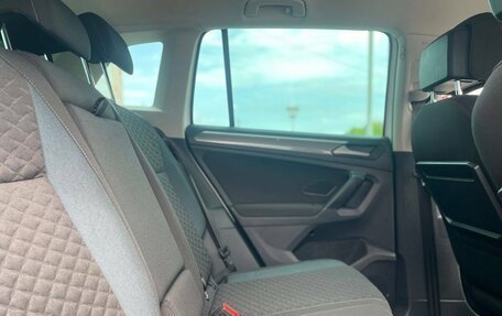 Volkswagen Tiguan II, 2019 год, 2 590 000 рублей, 19 фотография
