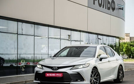 Toyota Camry, 2021 год, 3 700 000 рублей, 1 фотография