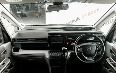 Honda Stepwgn IV, 2020 год, 2 370 000 рублей, 13 фотография