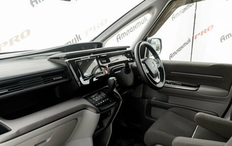 Honda Stepwgn IV, 2020 год, 2 370 000 рублей, 14 фотография