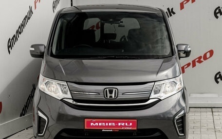 Honda Stepwgn IV, 2020 год, 2 370 000 рублей, 2 фотография