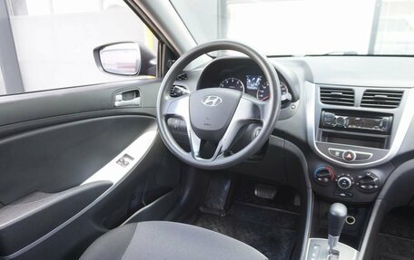 Hyundai Solaris II рестайлинг, 2013 год, 735 000 рублей, 13 фотография