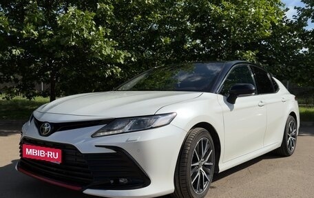 Toyota Camry, 2021 год, 3 350 000 рублей, 1 фотография