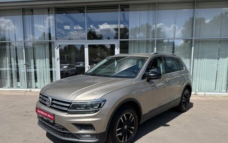 Volkswagen Tiguan II, 2019 год, 2 840 000 рублей, 1 фотография