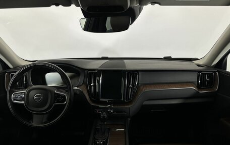 Volvo XC60 II, 2019 год, 3 100 000 рублей, 7 фотография