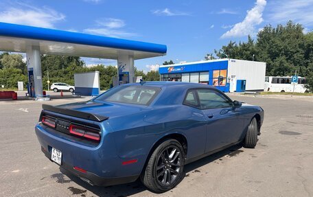 Dodge Challenger III рестайлинг 2, 2021 год, 4 500 000 рублей, 4 фотография