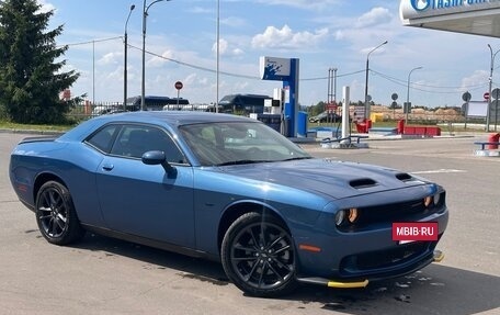 Dodge Challenger III рестайлинг 2, 2021 год, 4 500 000 рублей, 2 фотография