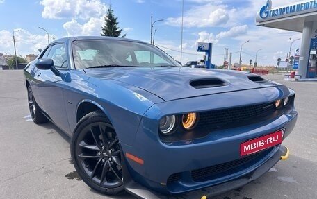 Dodge Challenger III рестайлинг 2, 2021 год, 4 500 000 рублей, 9 фотография