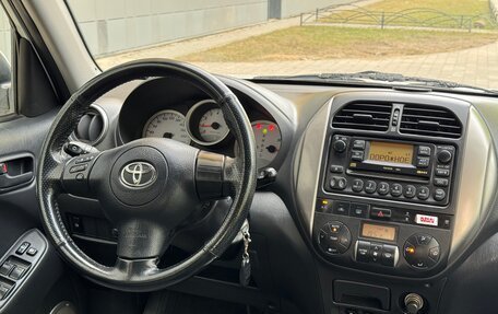 Toyota RAV4, 2004 год, 1 300 000 рублей, 5 фотография