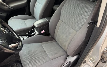 Toyota RAV4, 2004 год, 1 300 000 рублей, 7 фотография